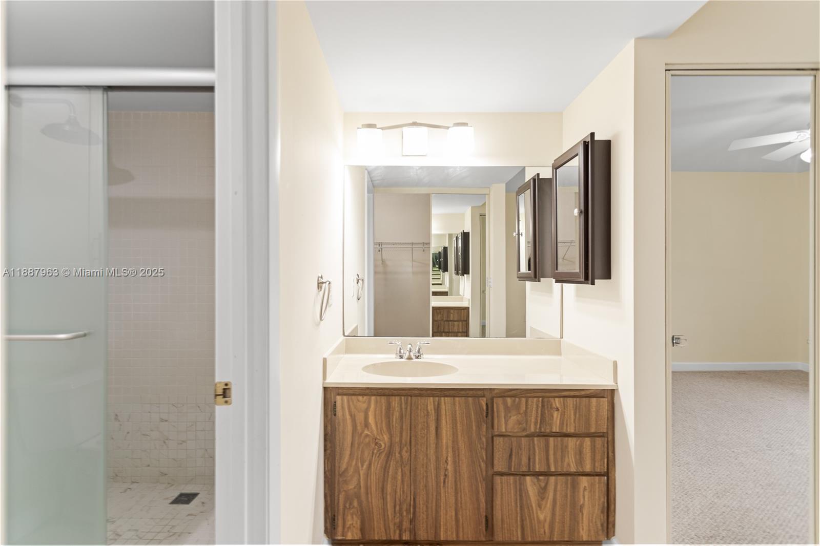 CONDO 21 OF WHITEHALL CON - Residential