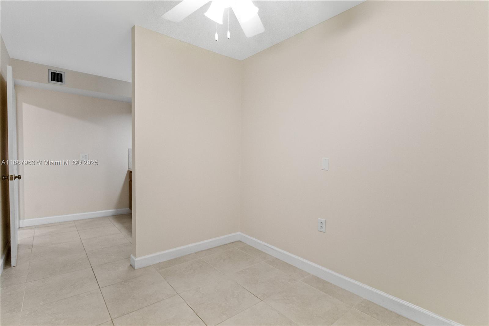 CONDO 21 OF WHITEHALL CON - Residential