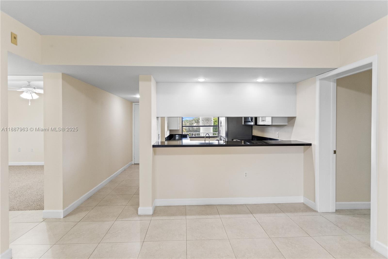 1715 Whitehall Dr 404