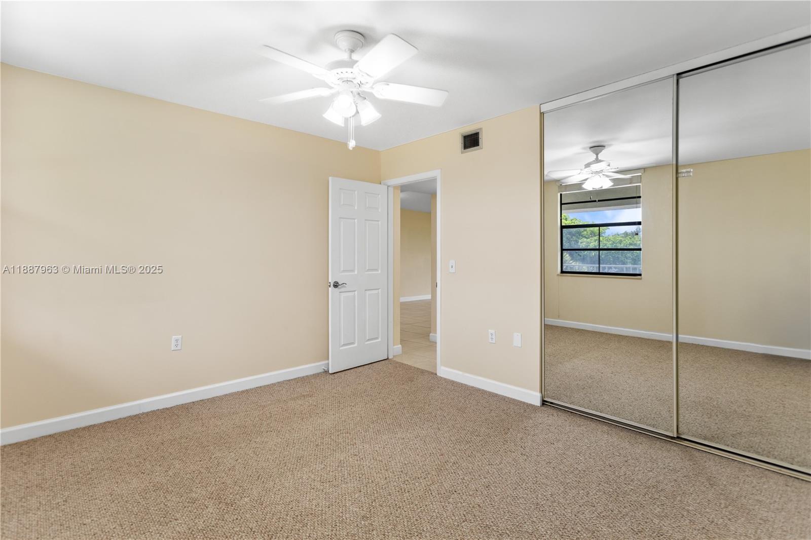 CONDO 21 OF WHITEHALL CON - Residential