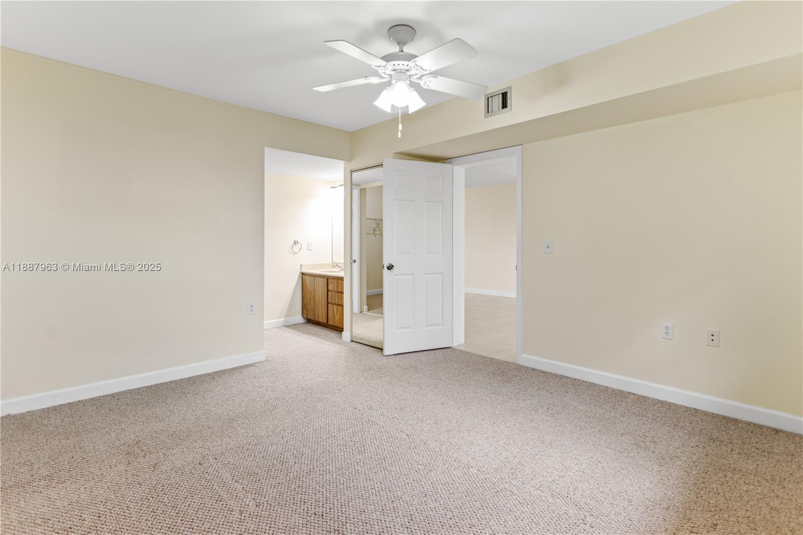 CONDO 21 OF WHITEHALL CON - Residential