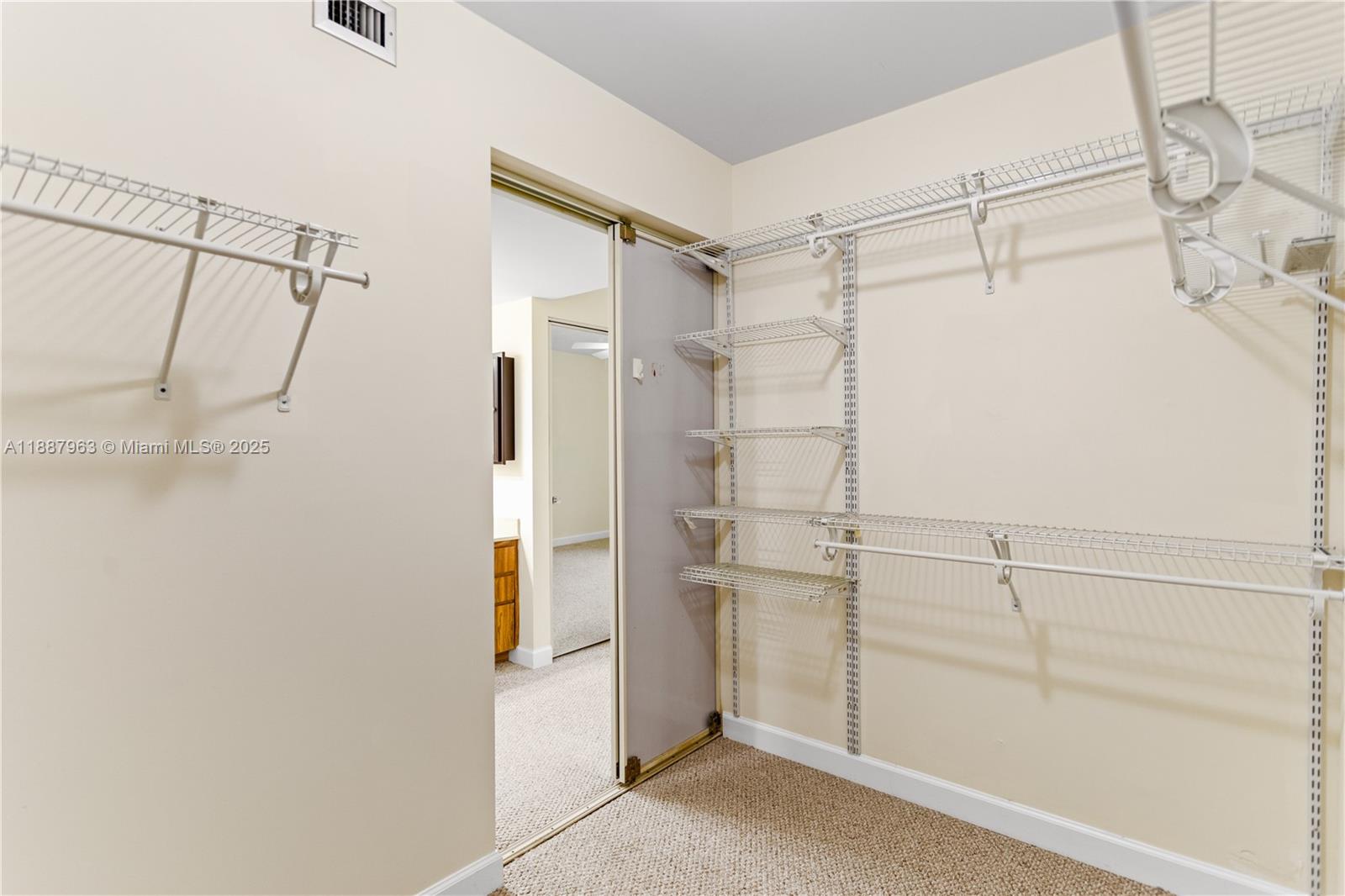 CONDO 21 OF WHITEHALL CON - Residential