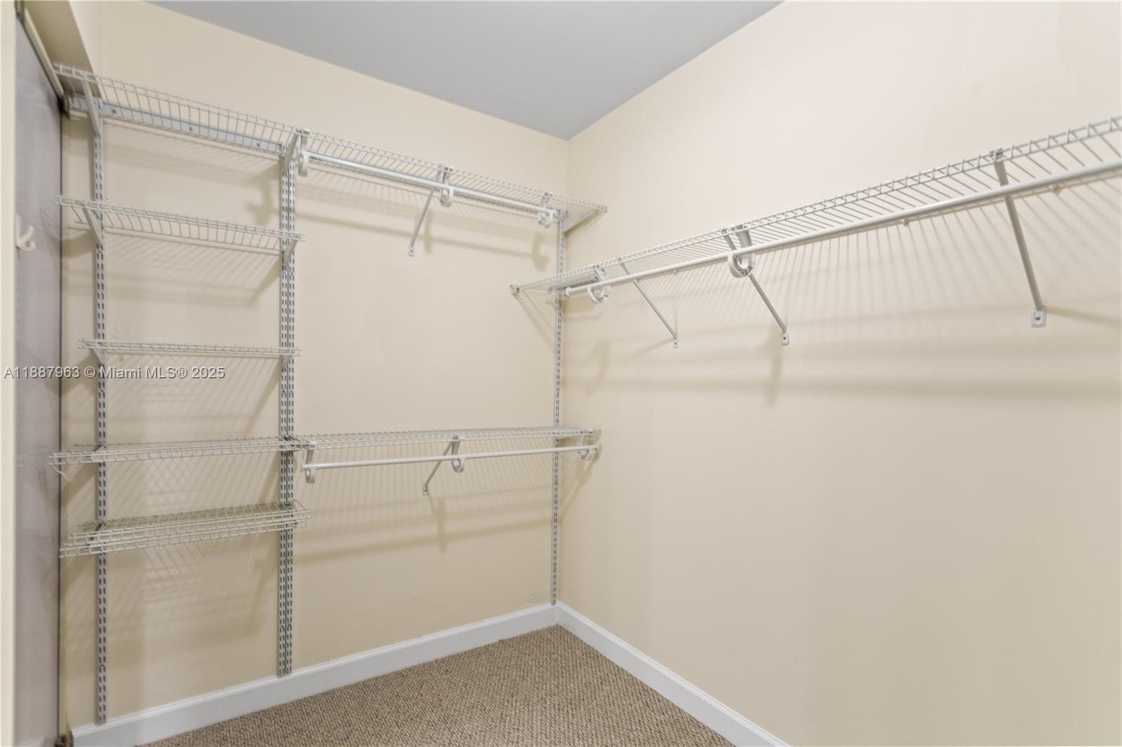 CONDO 21 OF WHITEHALL CON - Residential