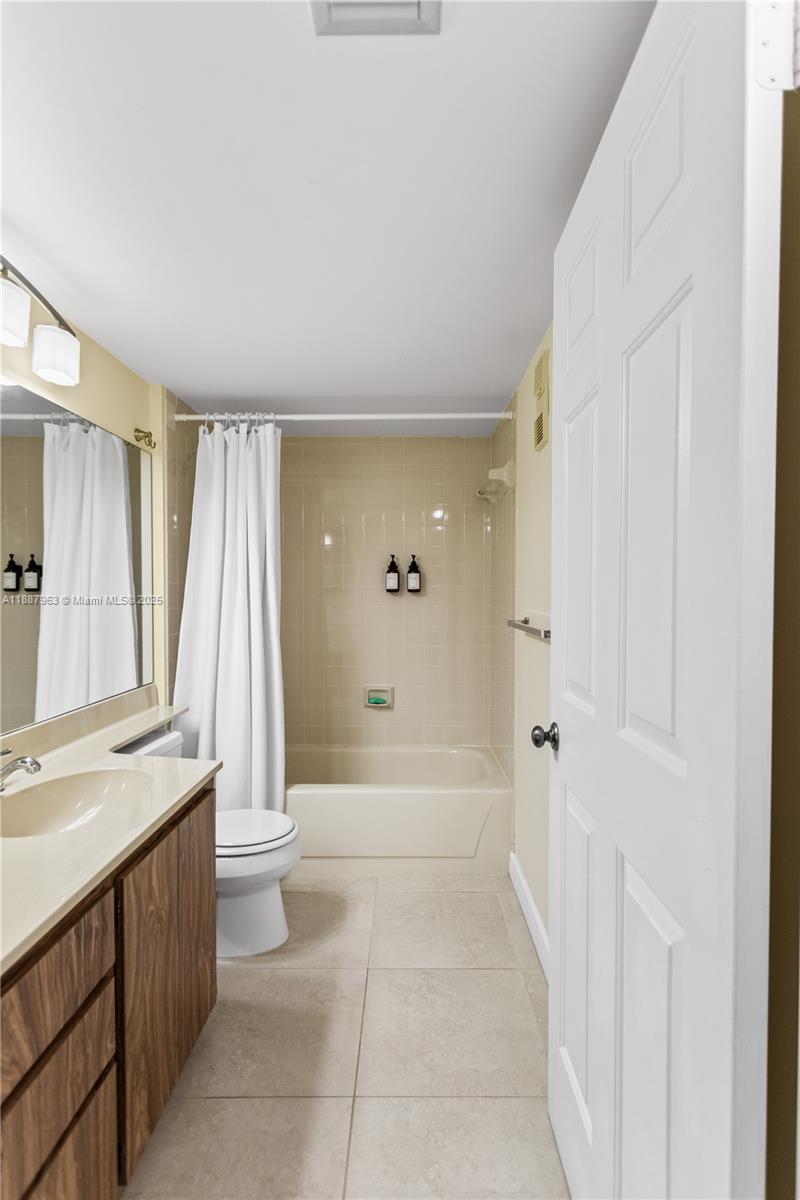 CONDO 21 OF WHITEHALL CON - Residential