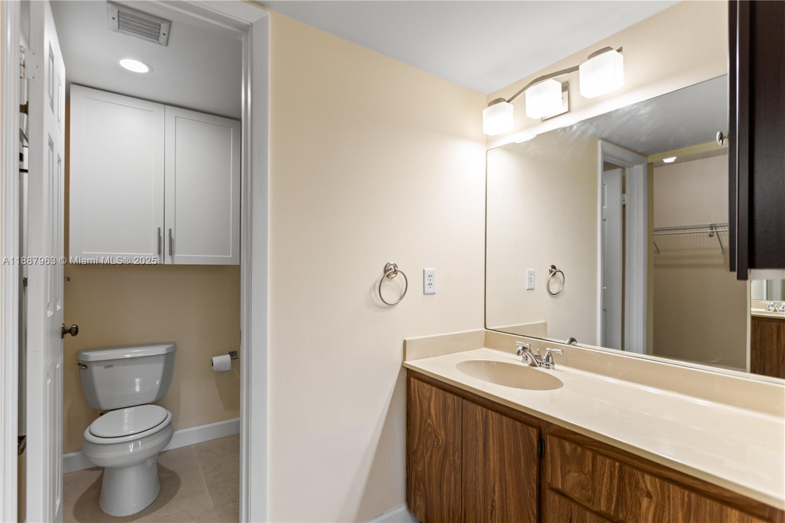 CONDO 21 OF WHITEHALL CON - Residential