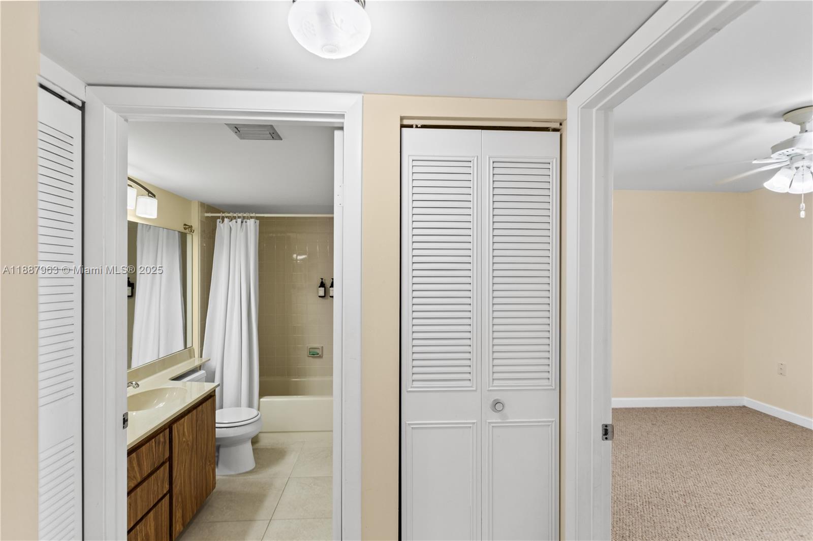 CONDO 21 OF WHITEHALL CON - Residential