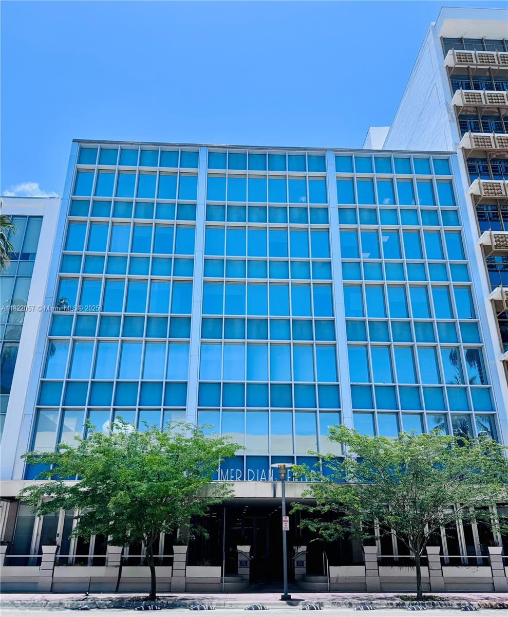 Step into professional luxury Miami Beach’s premier private office solution. Located just steps from Lincoln Road and adjacent to the Miami Beach Convention Center, this fully serviced executive office suites offers turnkey private offices ideal for freelancers, startups, and established professionals alike.
Featuring beautifully furnished office suites ranging from 40 to 80 sq ft, tenants enjoy fiber internet, 24/7 access, mail and package handling, and access to conference rooms, boardrooms, and a content studio. Flexible terms to suit every growth stage. Perfectly situated for professionals seeking a vibrant, central business address. Boutique-style service with corporate-grade convenience. Schedule your private tour today!
