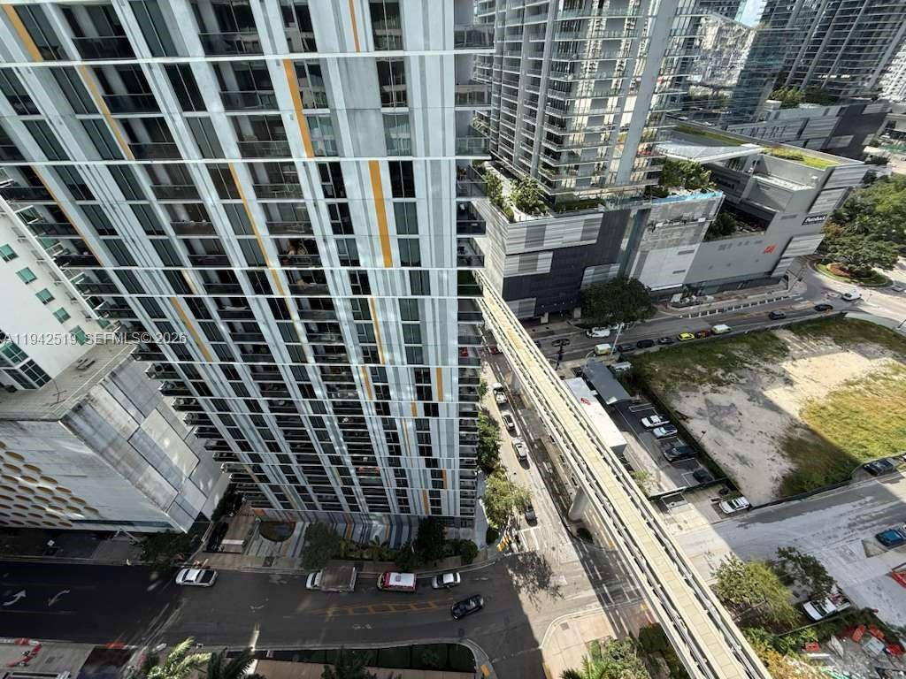 BRICKELL ON THE RIVER S T - Residential Lease
