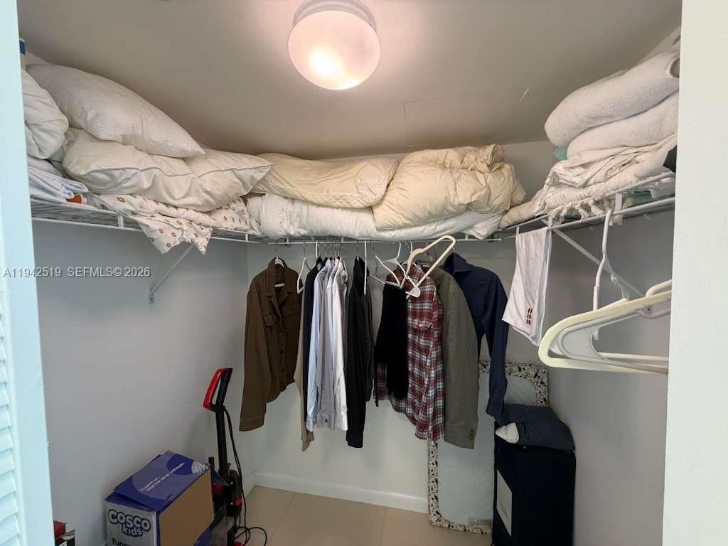 BRICKELL ON THE RIVER S T - Residential Lease