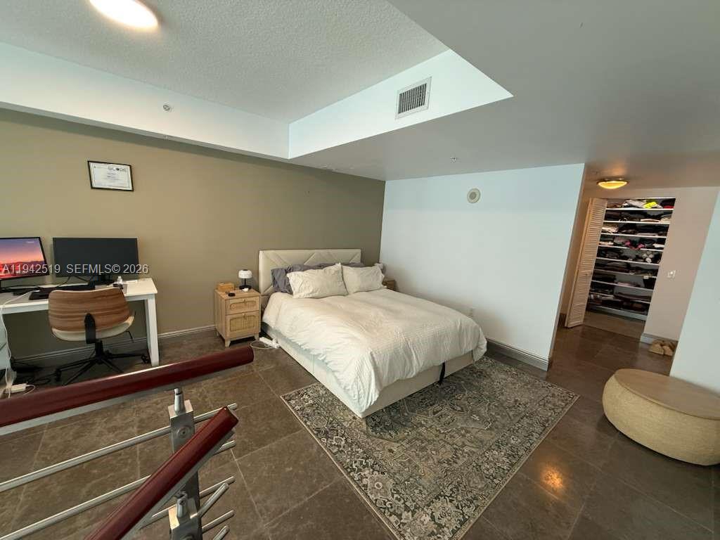 BRICKELL ON THE RIVER S T - Residential Lease