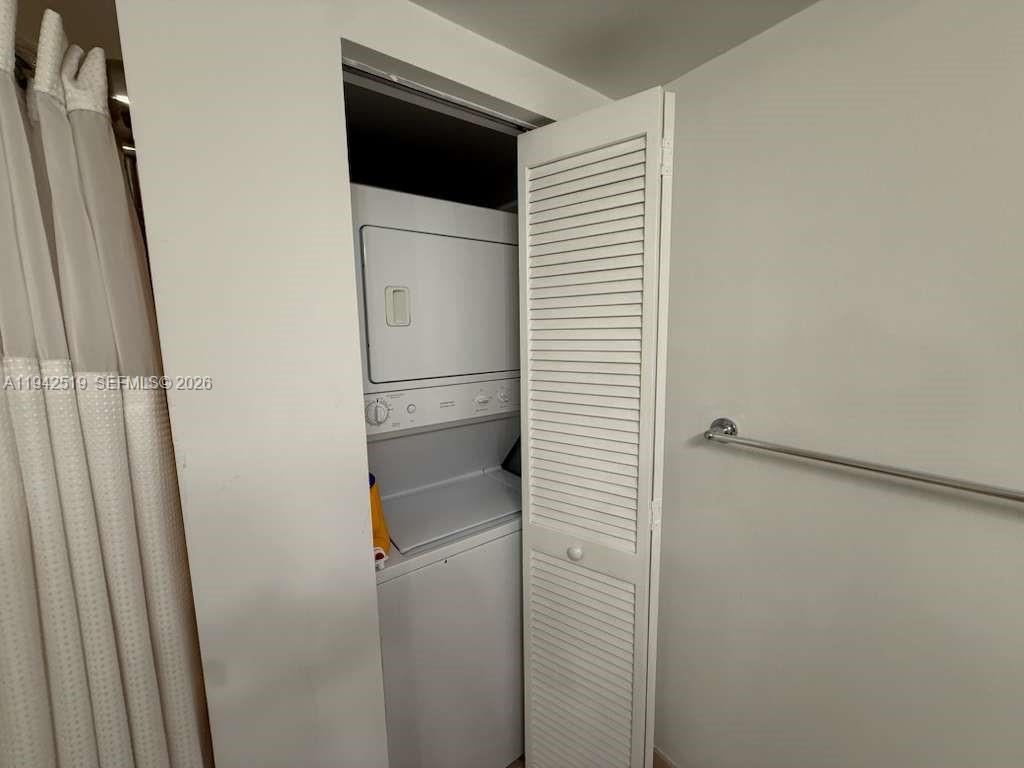 BRICKELL ON THE RIVER S T - Residential Lease