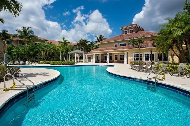 VILLAS AT EMERALD DUNES C - Residential