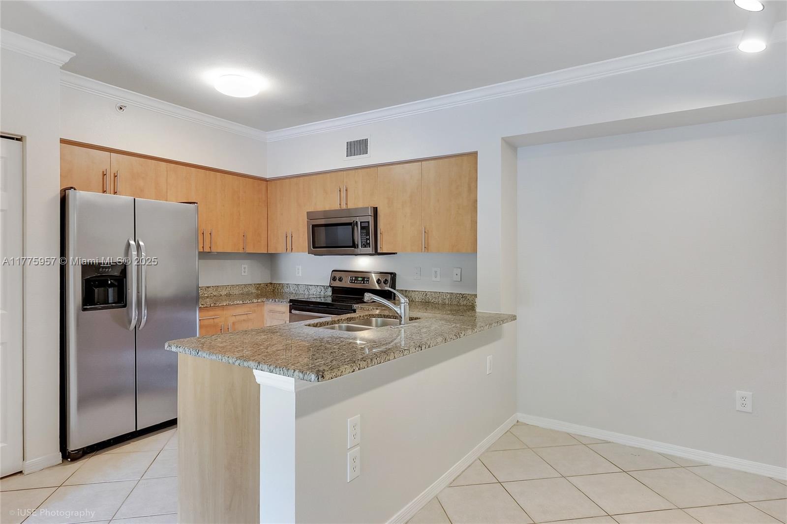 VILLAS AT EMERALD DUNES C - Residential