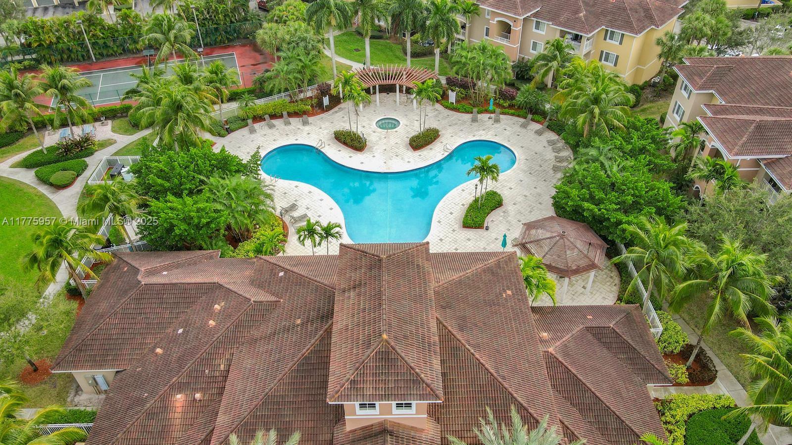 VILLAS AT EMERALD DUNES C - Residential