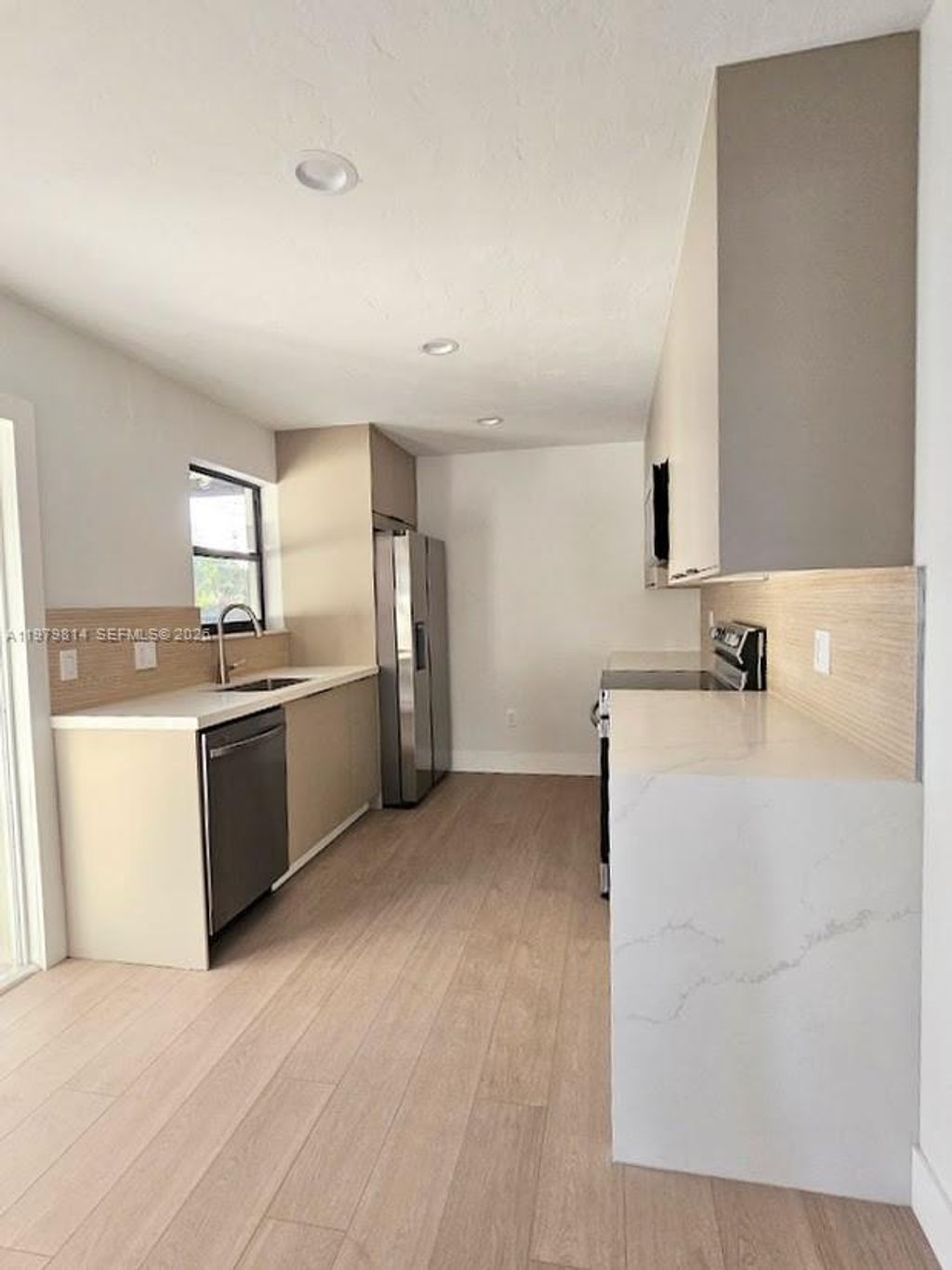 Photo of 1400 N 70th Ter, Hollywood, FL 33024 (MLS # A11979814)