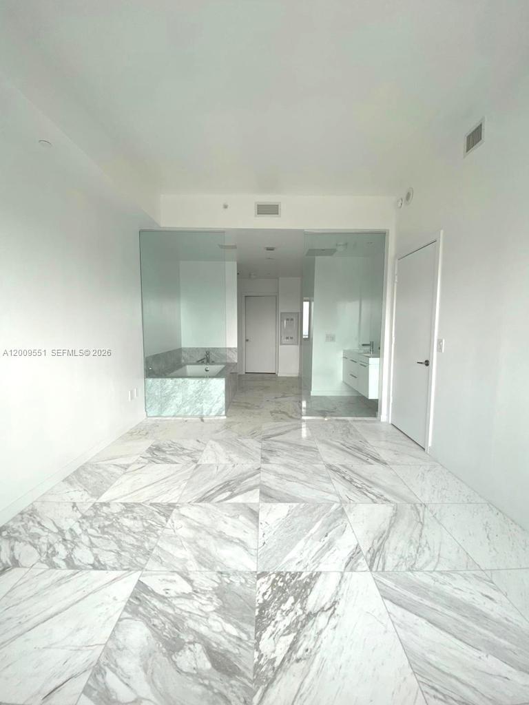 480 NE 31st St 2403