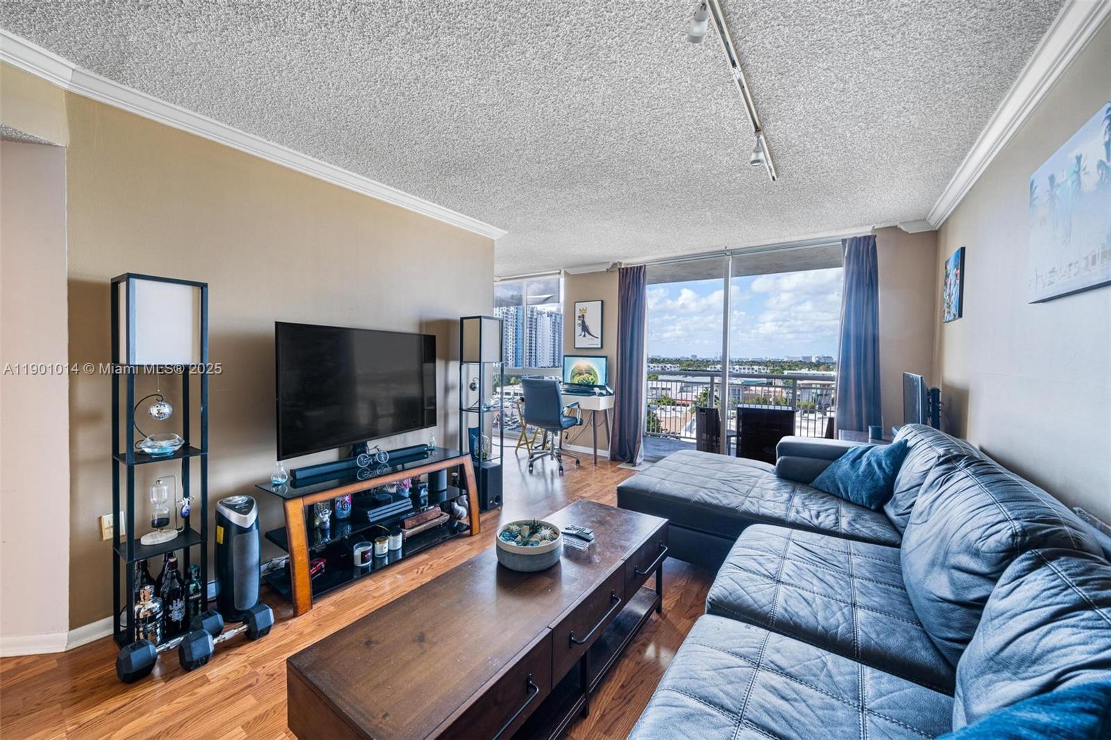 WEST BAY PLAZA CONDO - Residential Lease