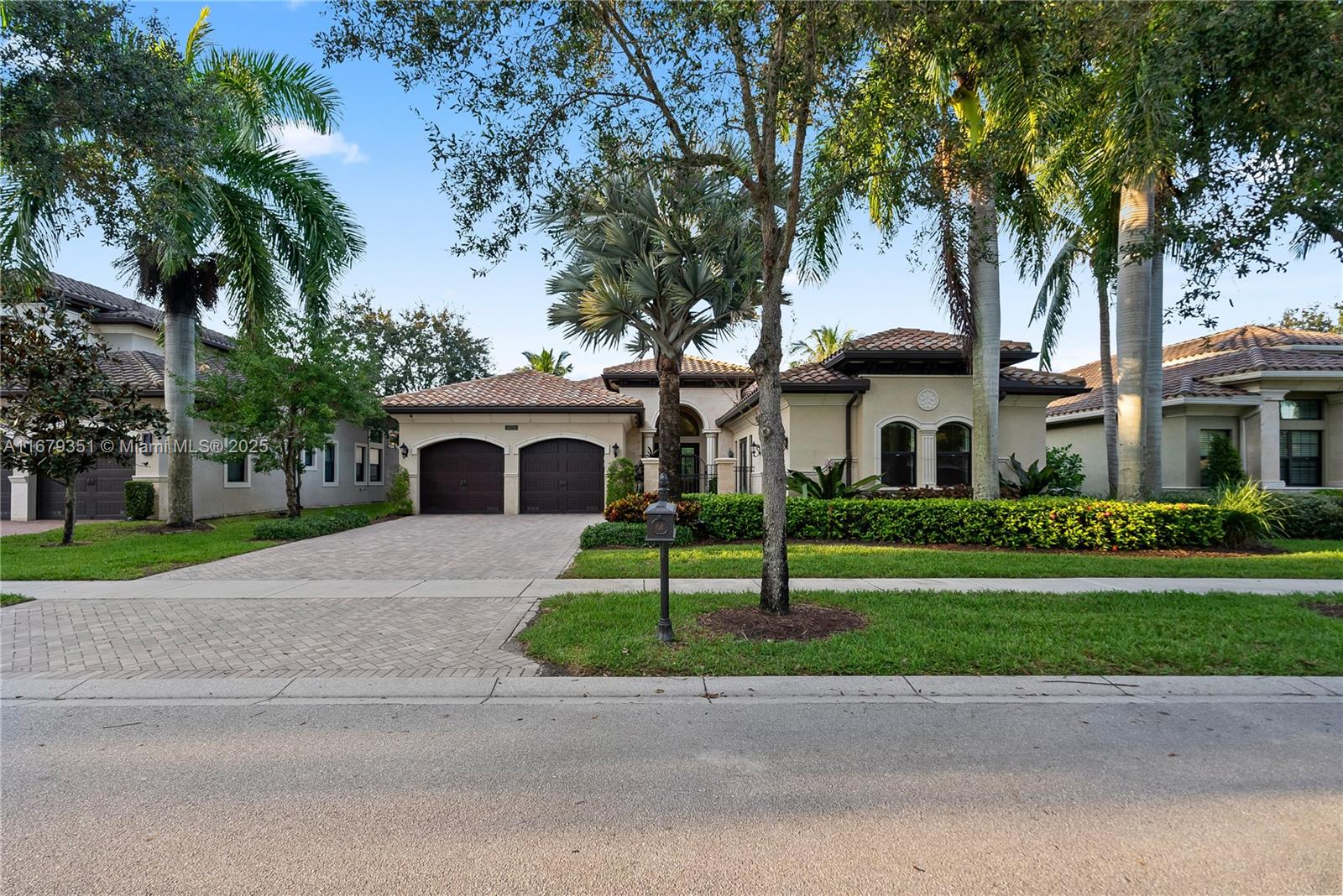 8775 Sydney Harbor Cir