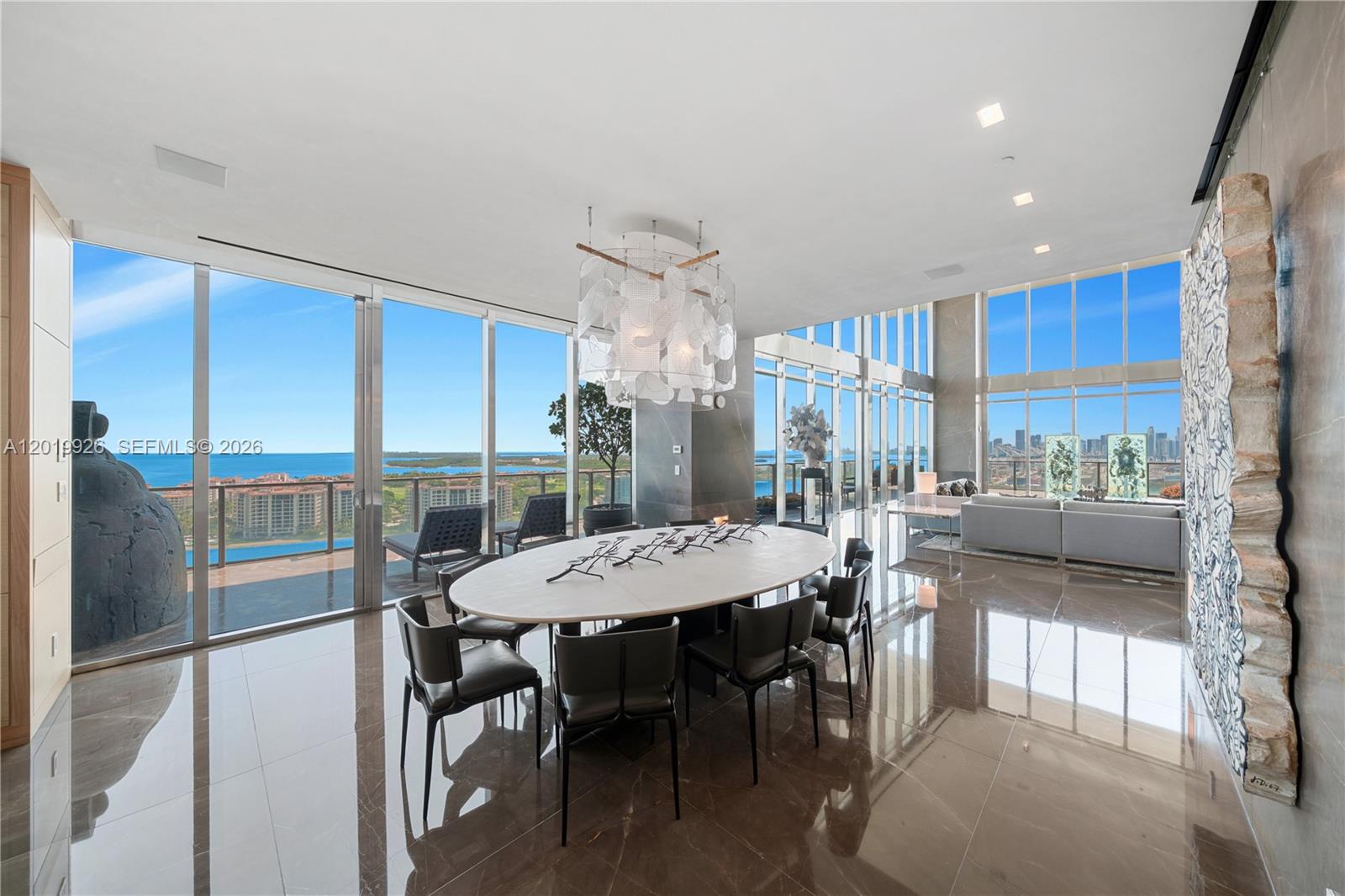 APOGEE CONDO - Residential