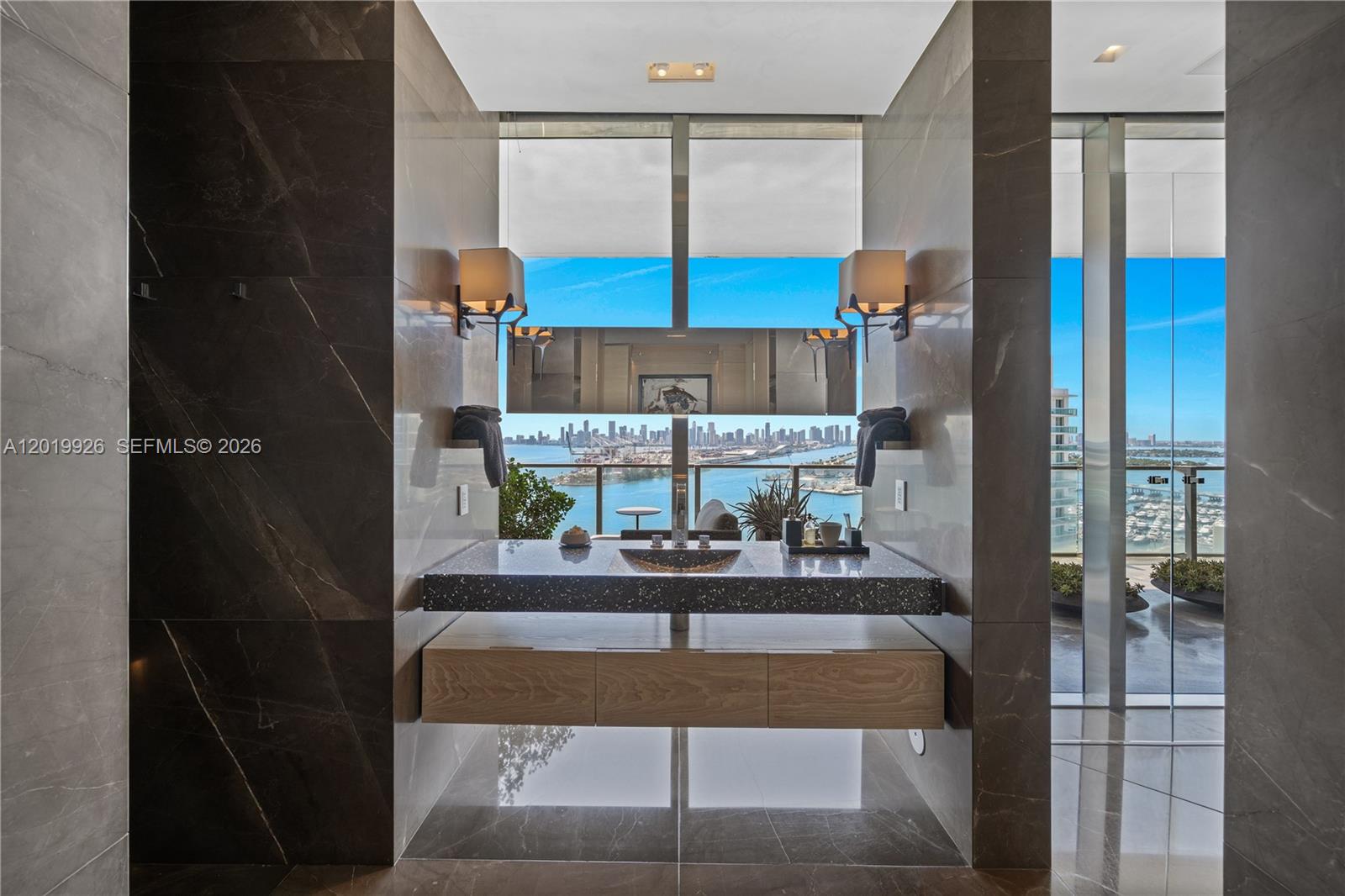 APOGEE CONDO - Residential