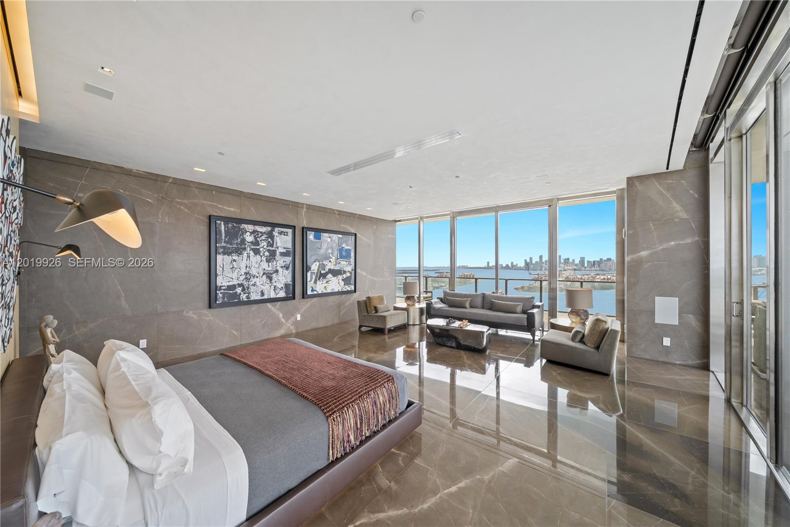 APOGEE CONDO - Residential