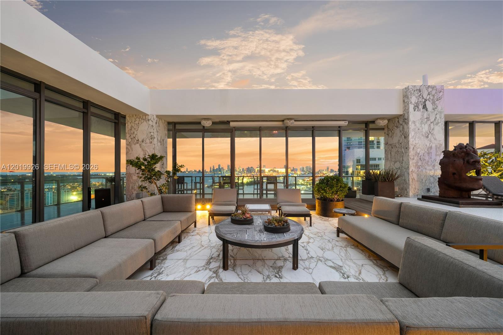 APOGEE CONDO - Residential