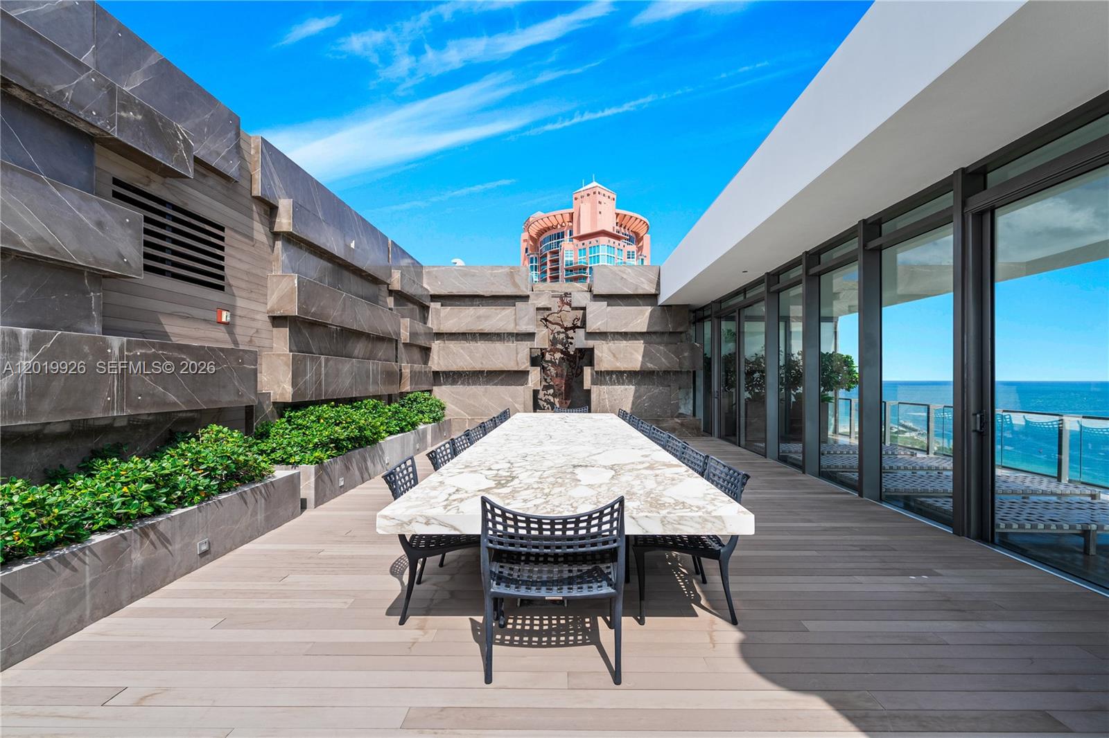 APOGEE CONDO - Residential