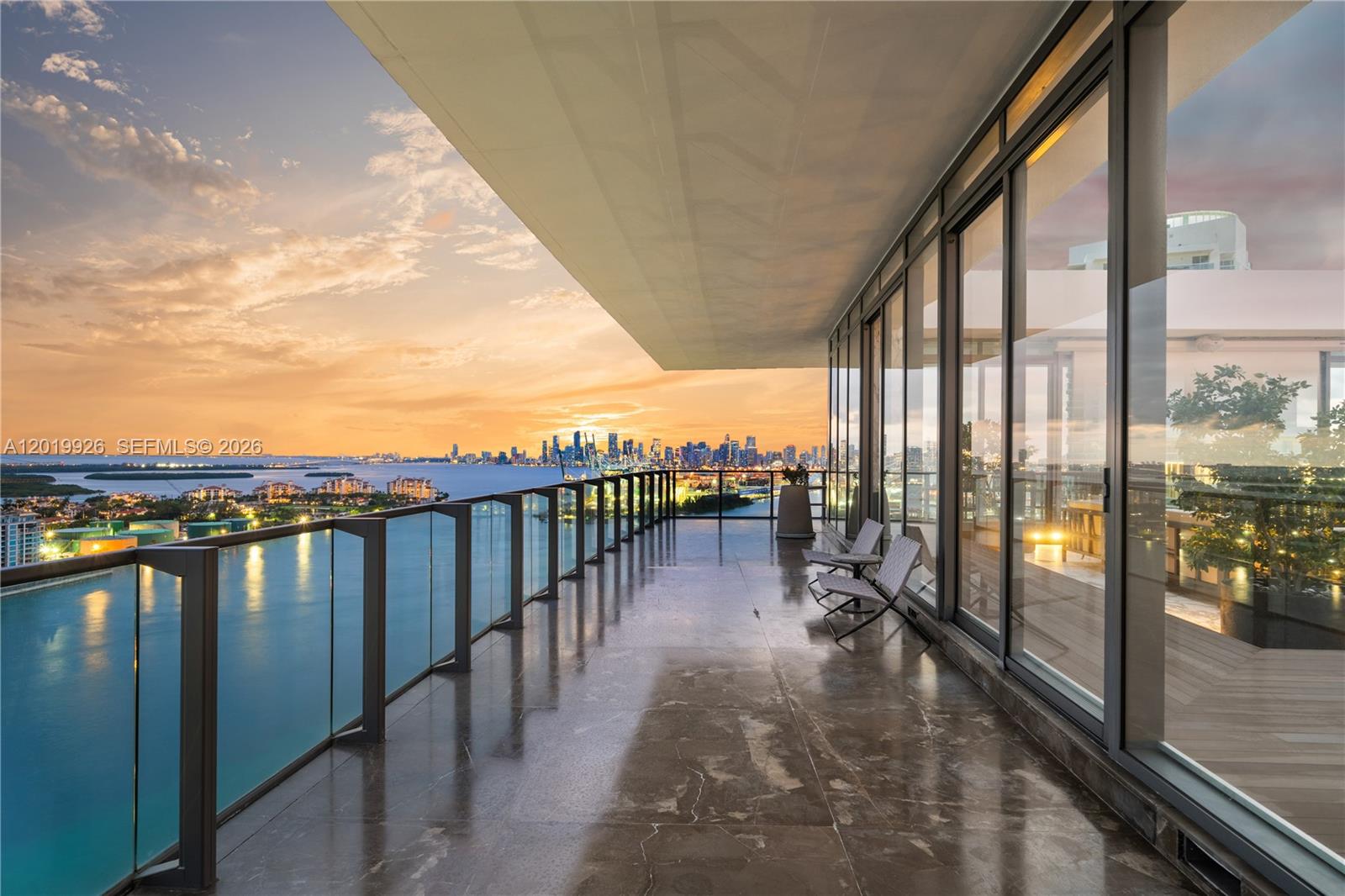 APOGEE CONDO - Residential