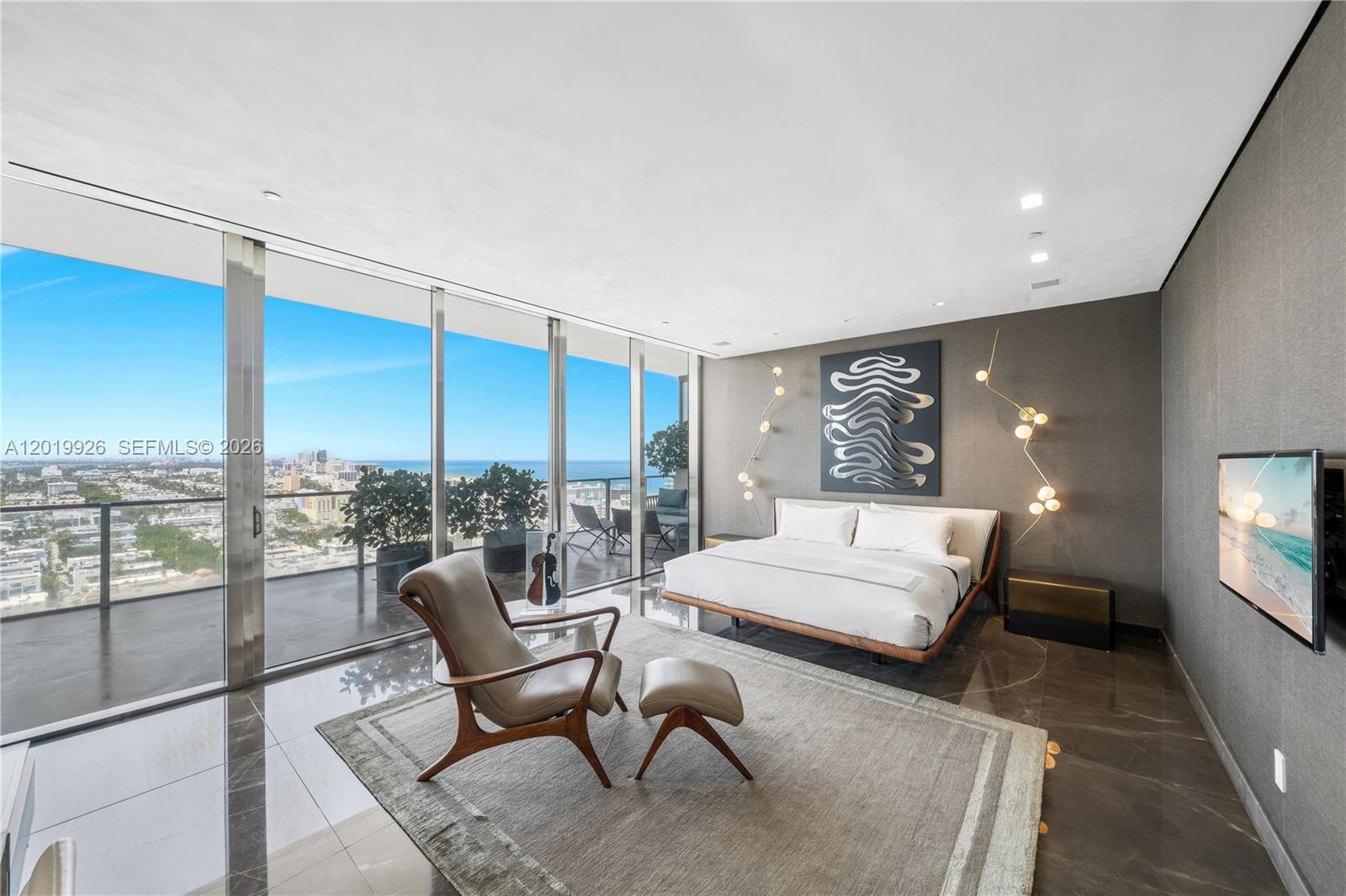APOGEE CONDO - Residential