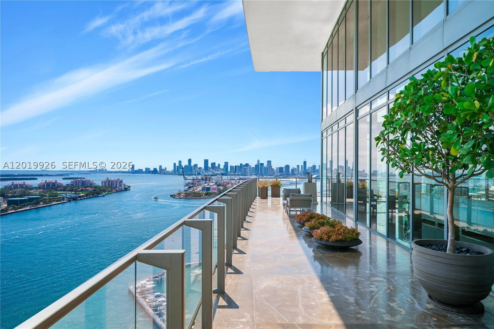 800 S Pointe Dr Penthouse 2204