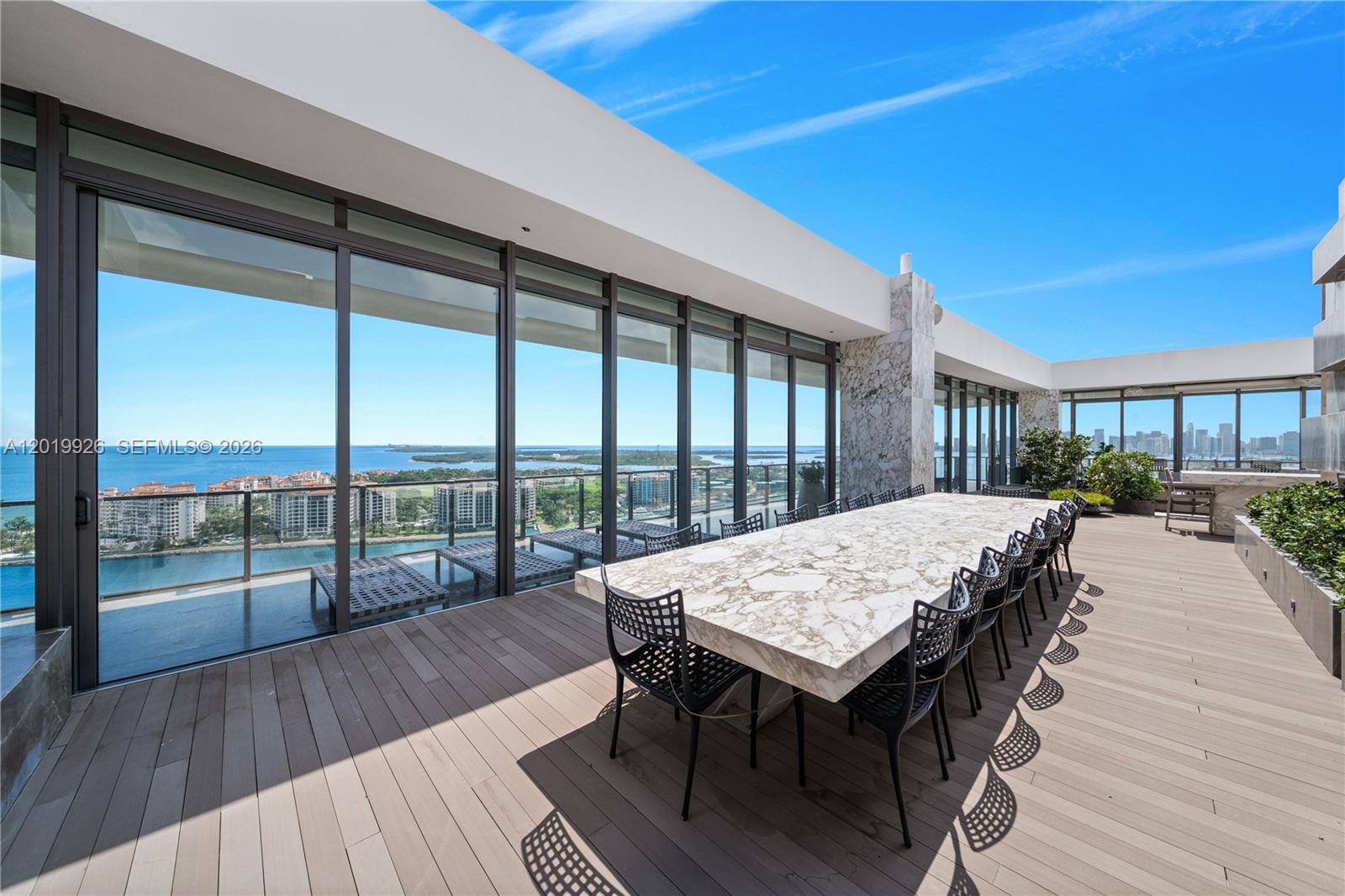 APOGEE CONDO - Residential