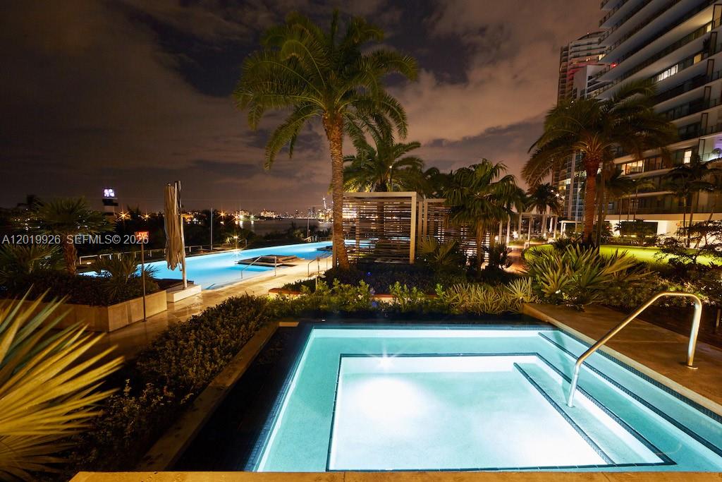 APOGEE CONDO - Residential