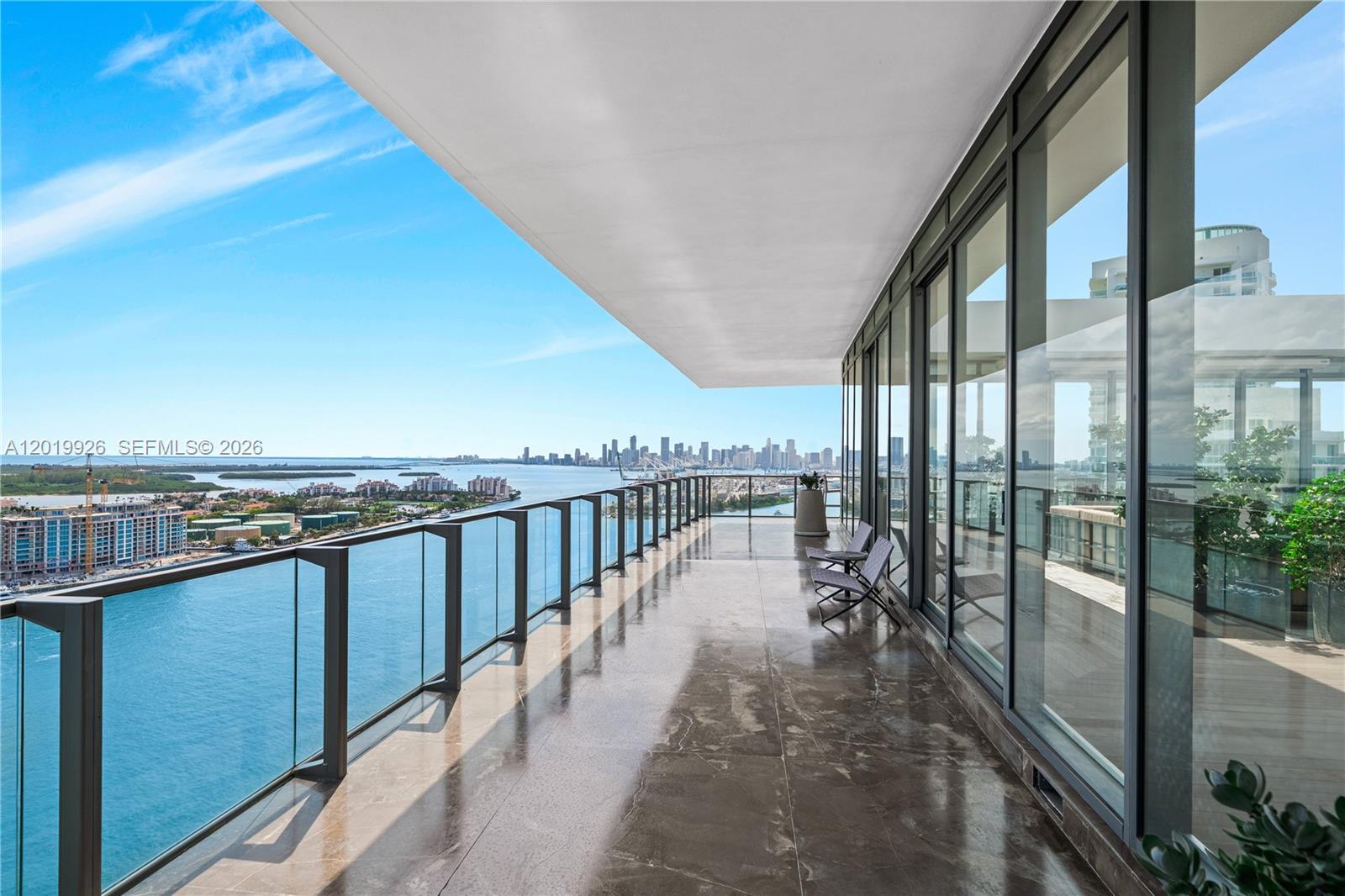 APOGEE CONDO - Residential