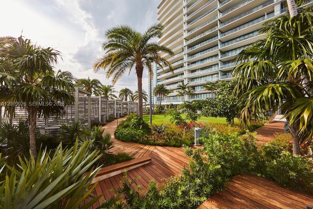 APOGEE CONDO - Residential
