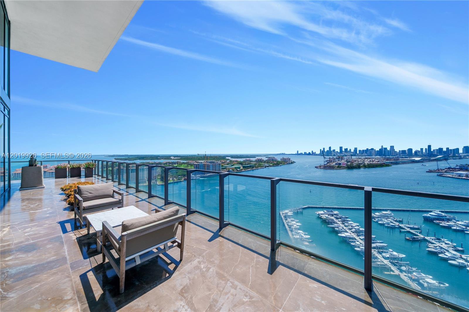 APOGEE CONDO - Residential