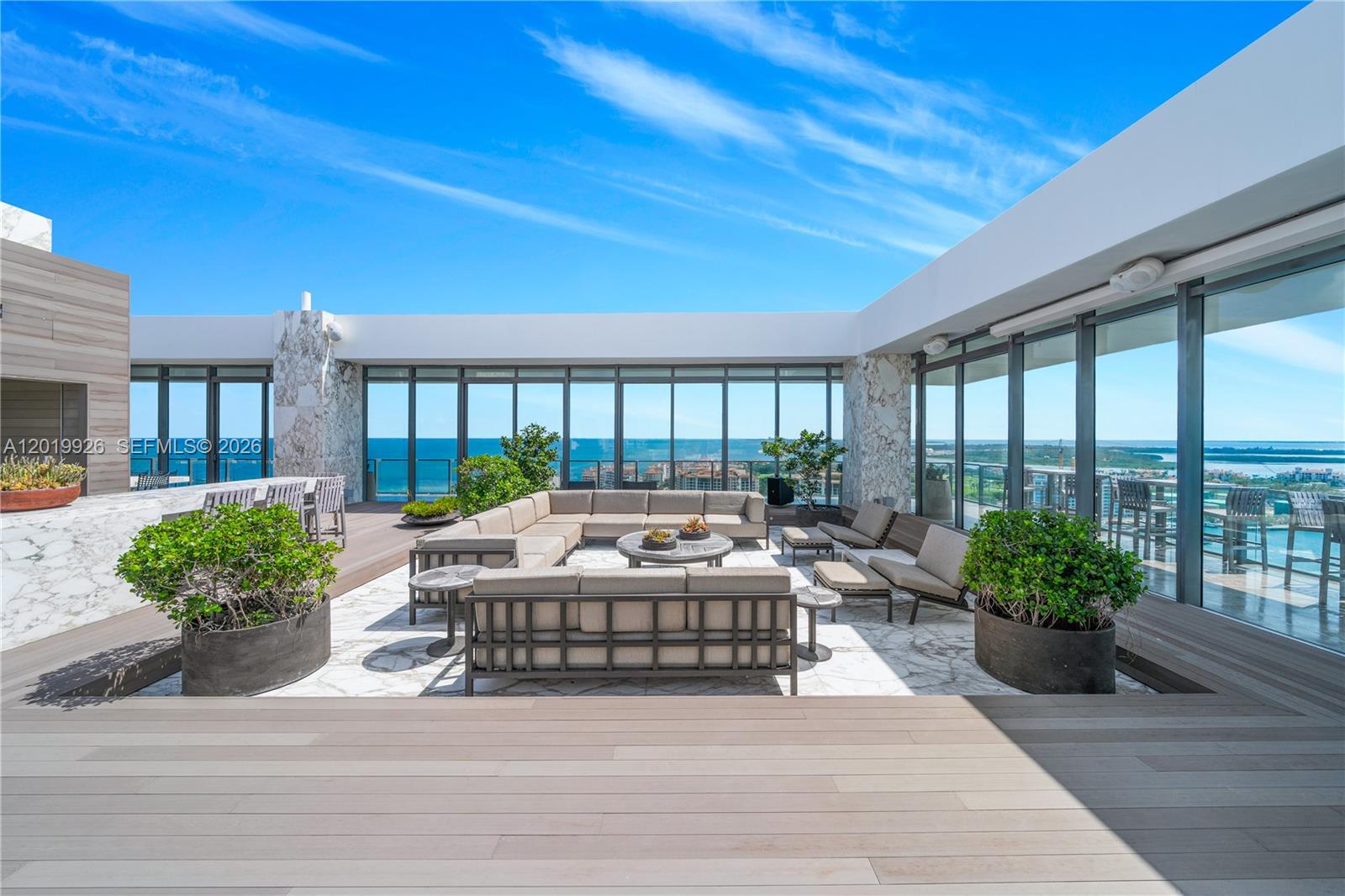 APOGEE CONDO - Residential