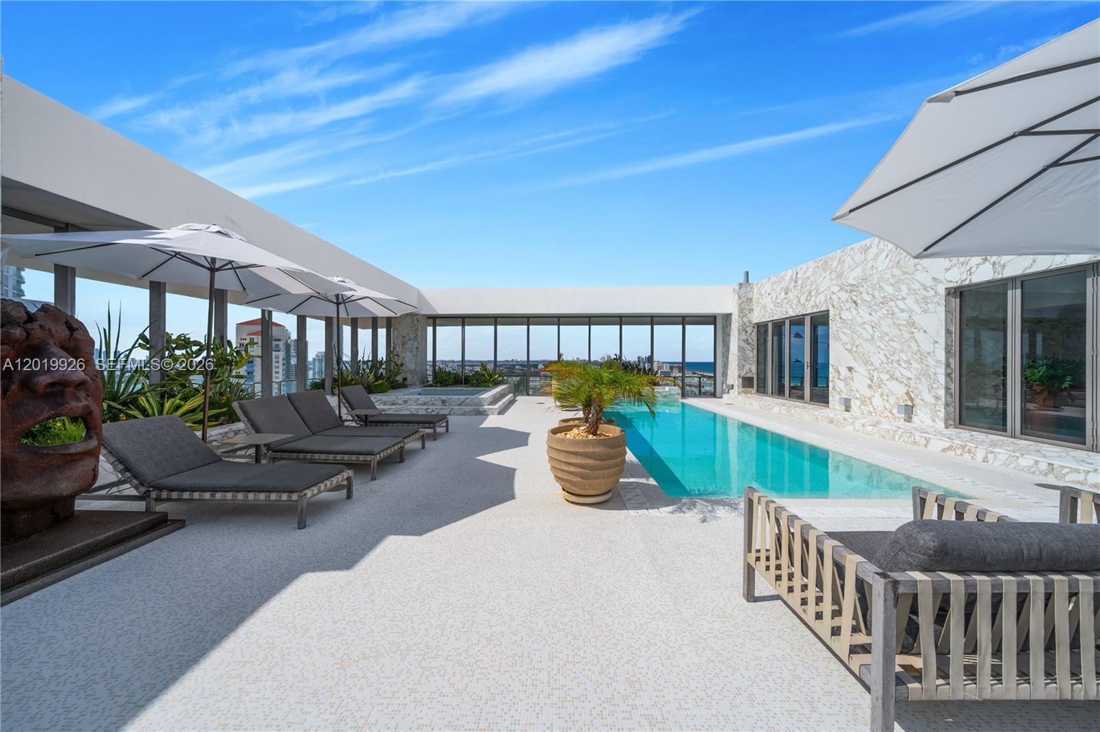 APOGEE CONDO - Residential