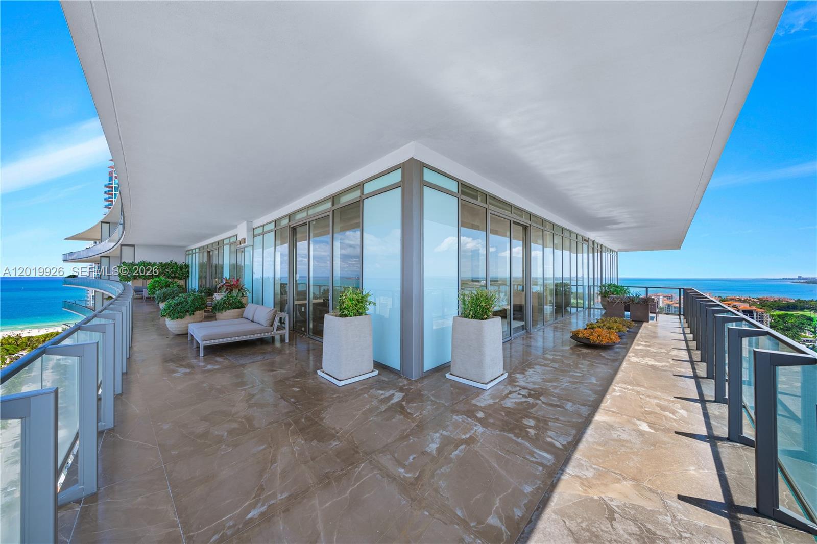 APOGEE CONDO - Residential