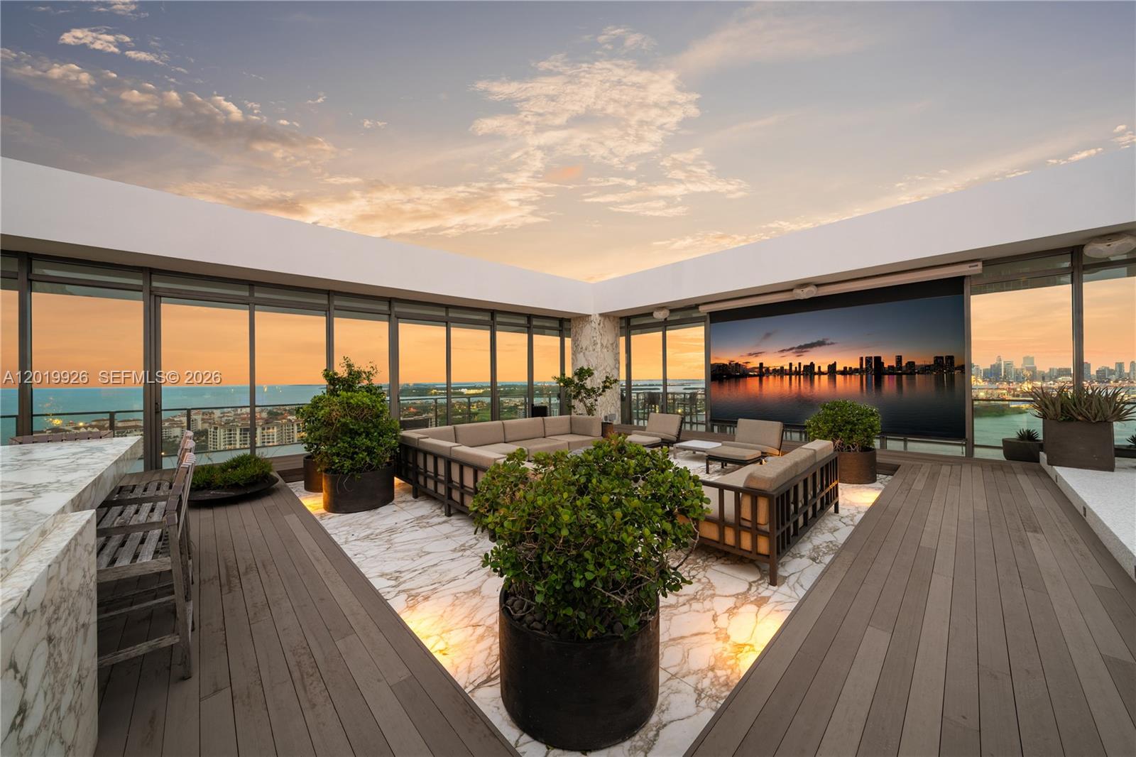 APOGEE CONDO - Residential