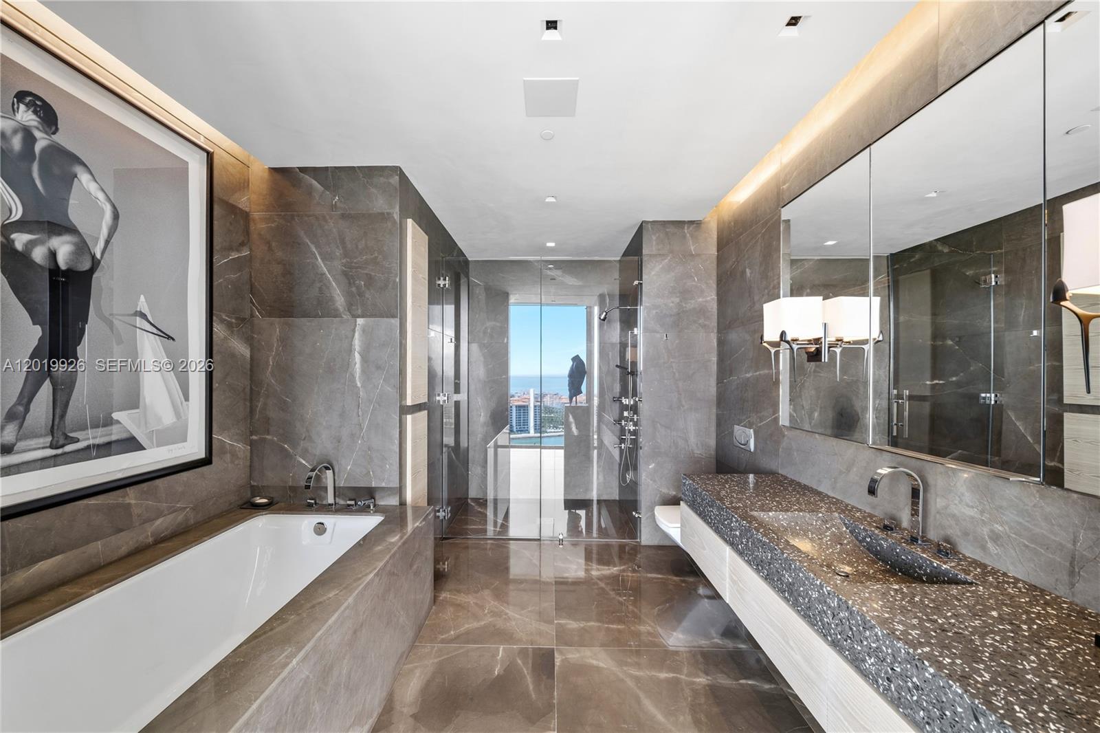 APOGEE CONDO - Residential