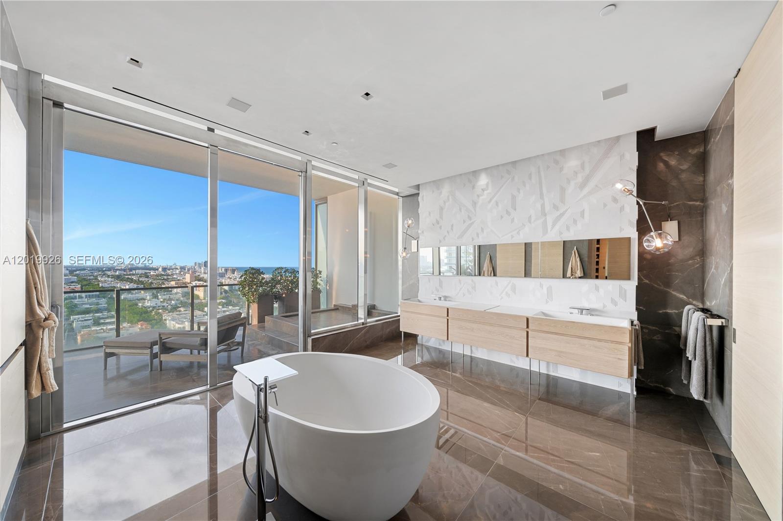 APOGEE CONDO - Residential