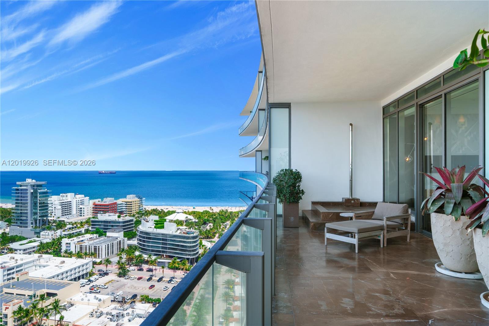 APOGEE CONDO - Residential