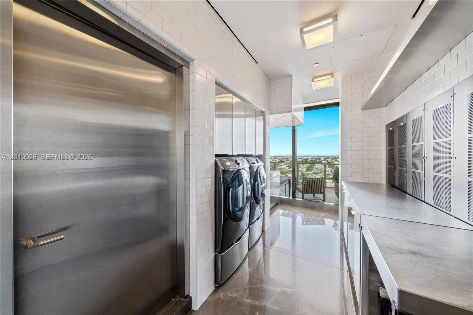 APOGEE CONDO - Residential