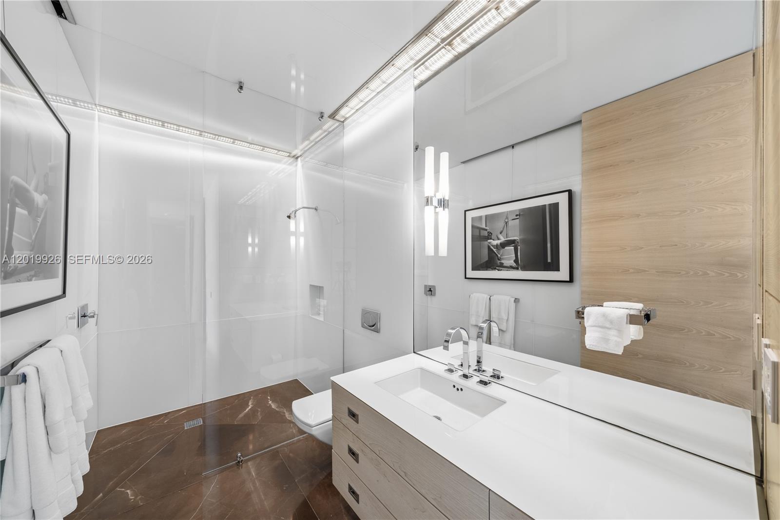APOGEE CONDO - Residential