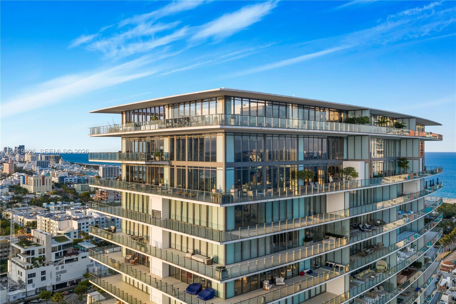 APOGEE CONDO - Residential