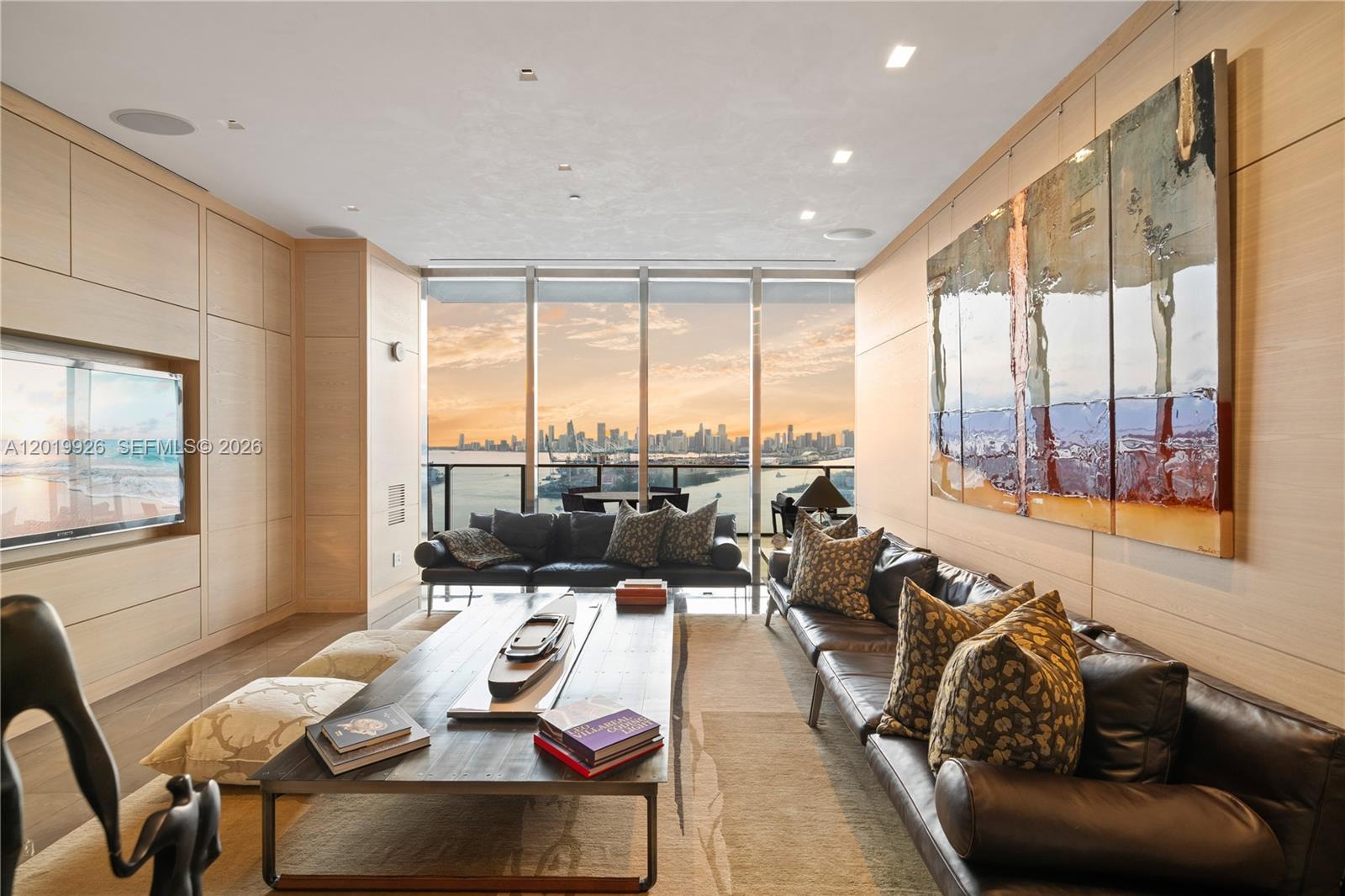 APOGEE CONDO - Residential