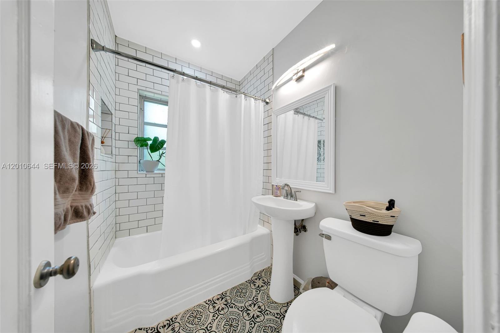 CENTRAL MIAMI PART 6 - Residential