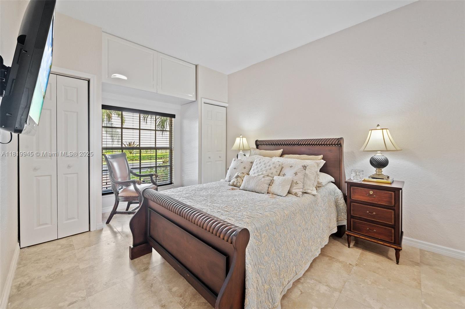 DORAL GLEN T-17816 - Residential
