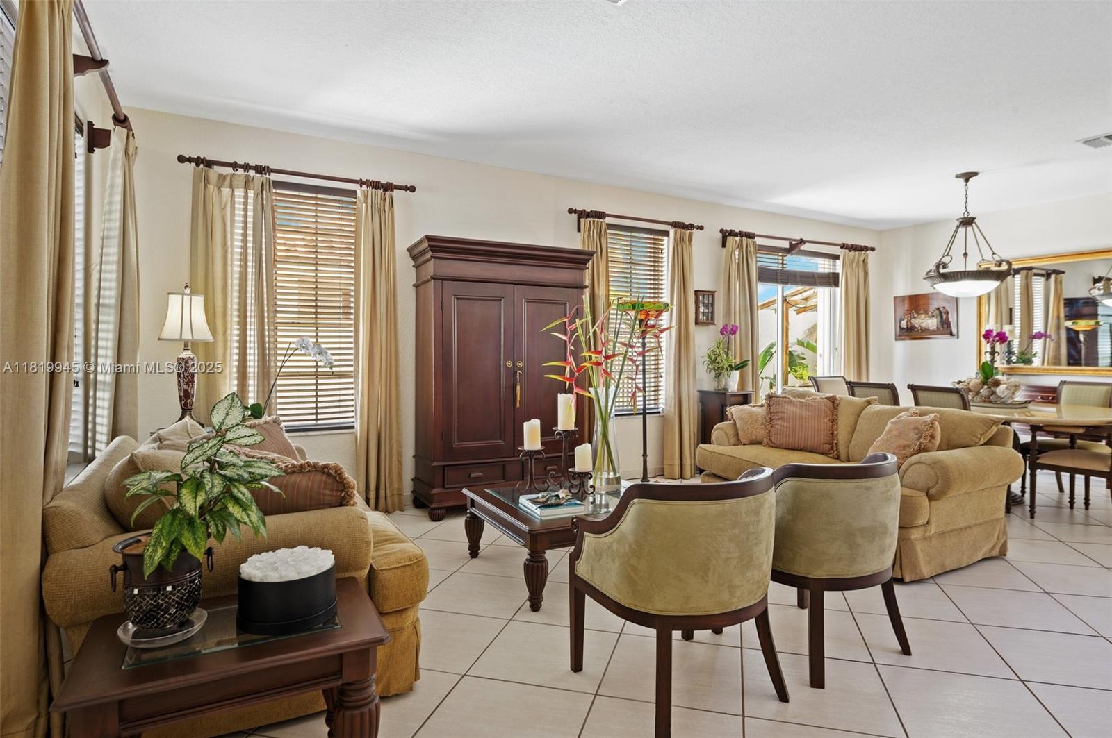 DORAL GLEN T-17816 - Residential