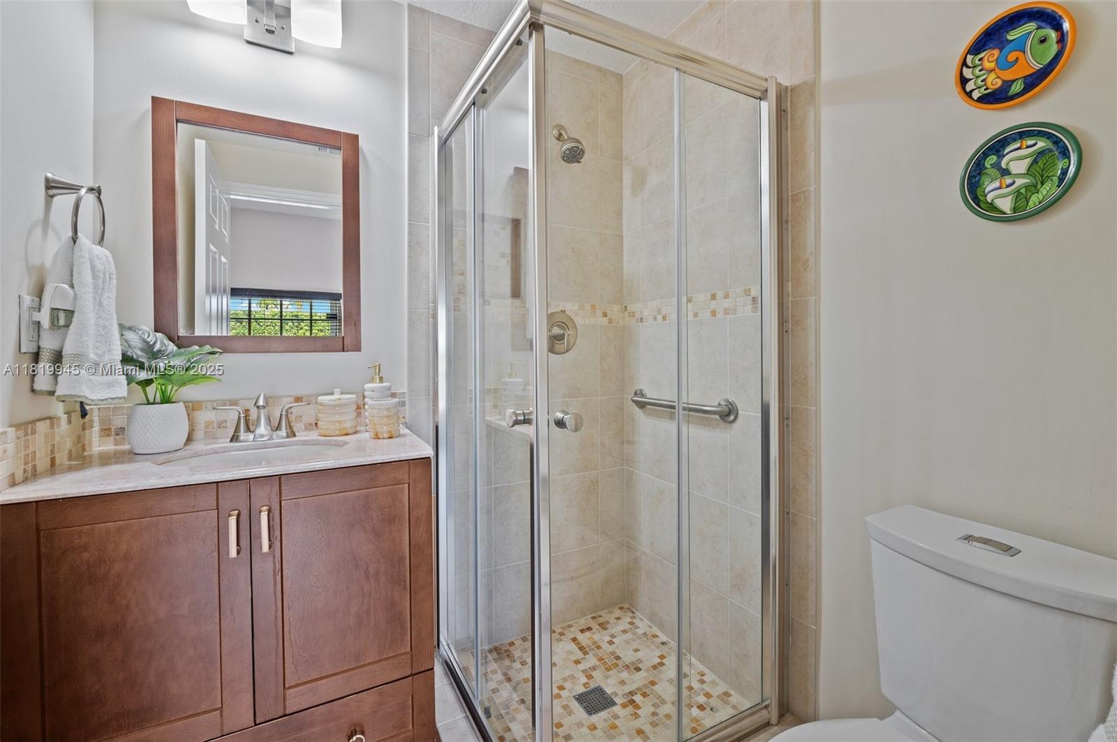 DORAL GLEN T-17816 - Residential